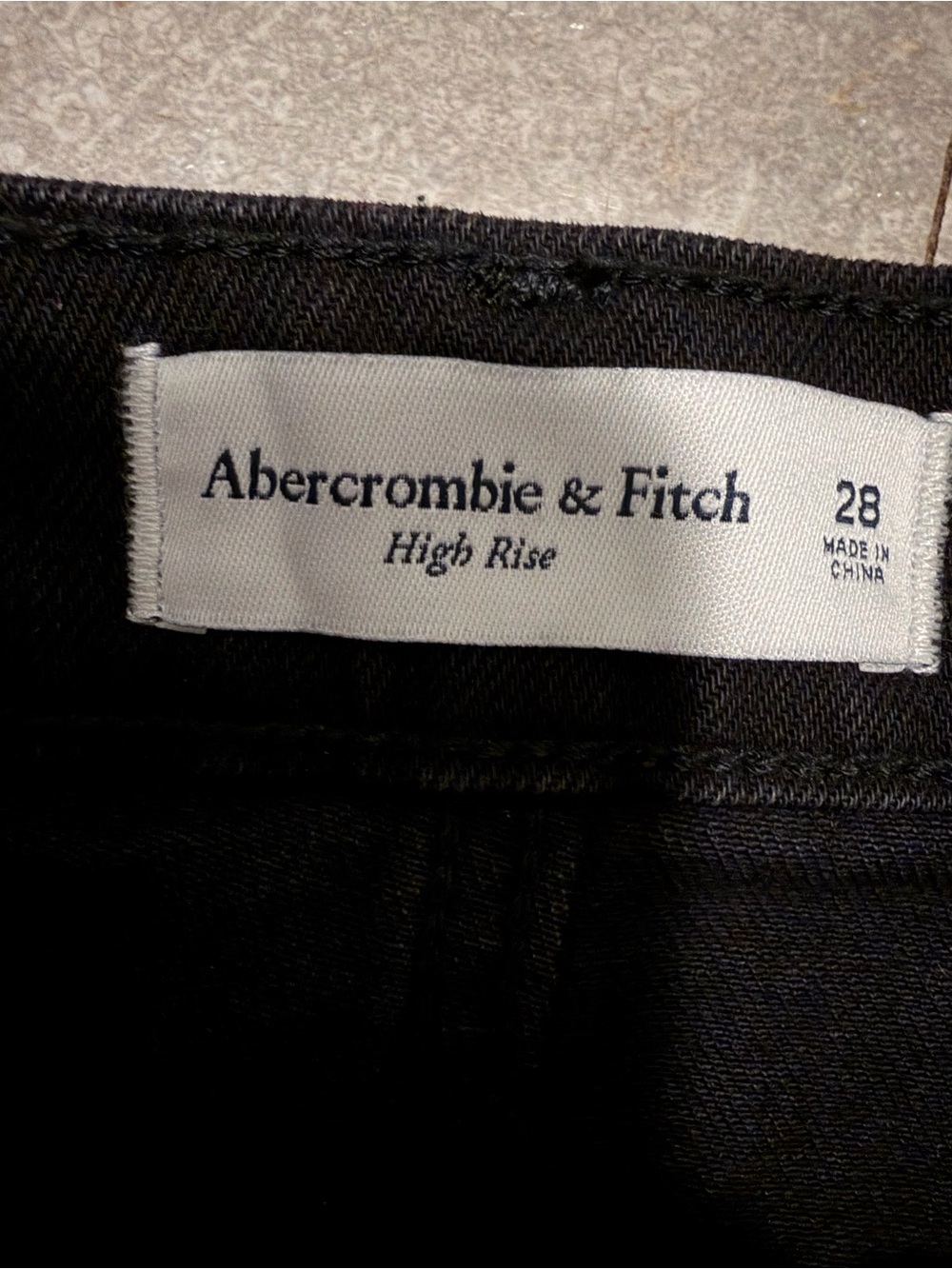 High-Rise Women's BLACK Denim Skirt with Studs Abercrombie and fitch size 28 NEW - Picture 3 of 4